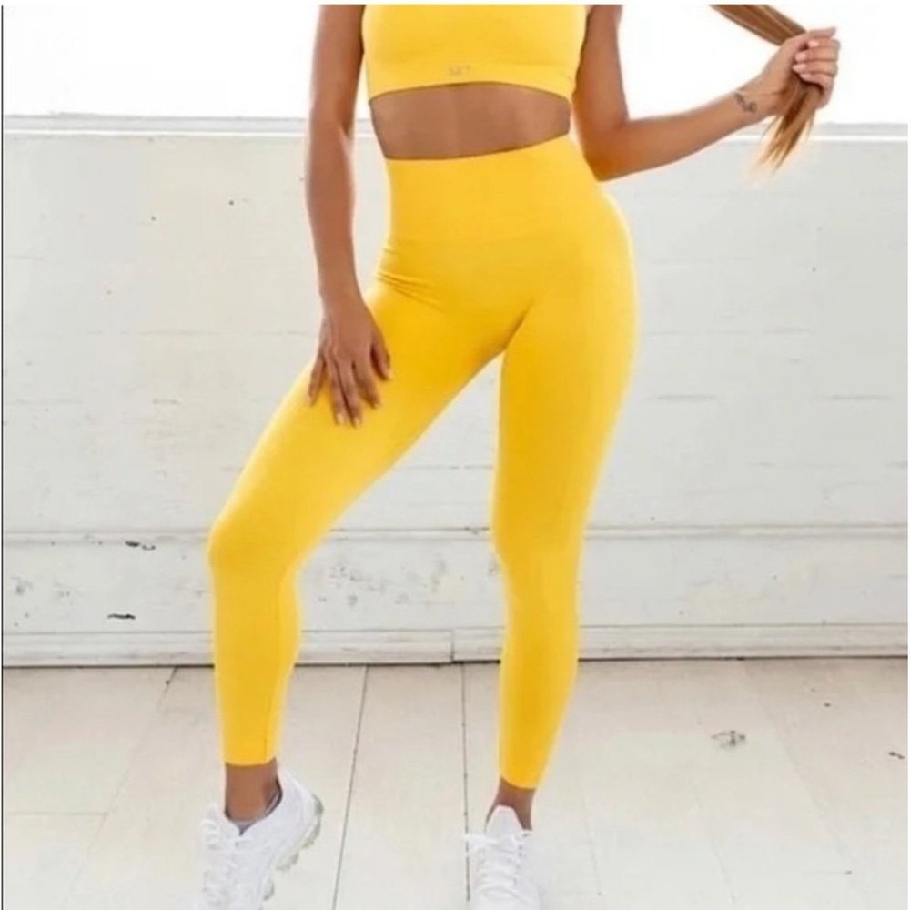 SET‎ Active x Madelyn Cline Ribbed Seamless Leggings Size M/L